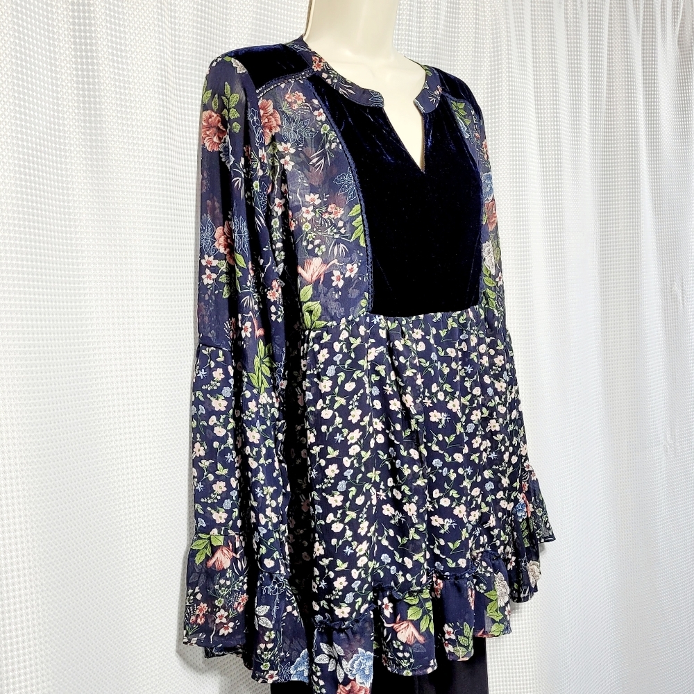 Suzanne Betro Floral Velvet Lace Ruffles Bell Sleeves Flowy Pop Over Blouse (1X) - Picture 3 of 13